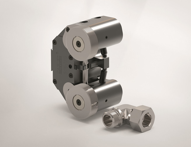 Radial thread rolling head